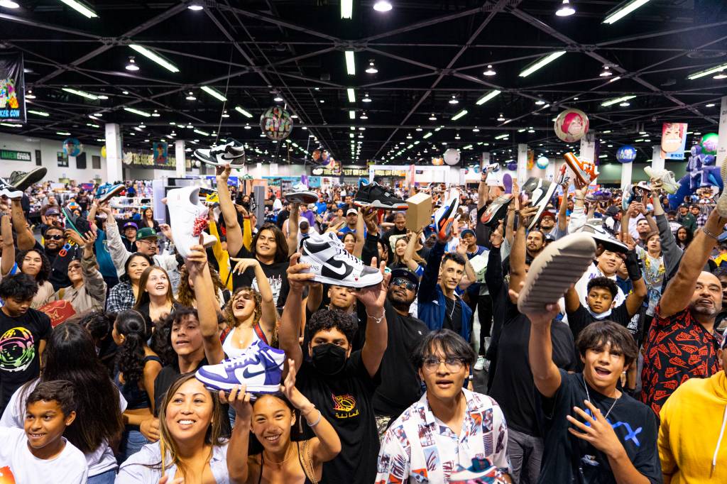 Sneaker Con estreia com shows de trap e coleção de tênis do Chorão