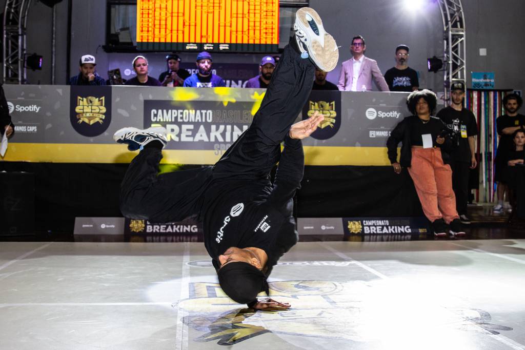 Com dançarinos de SP, seleção brasileira de breaking se prepara para Paris
