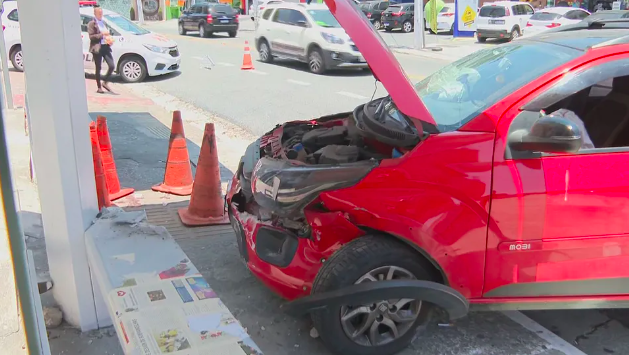 Motorista atropela três pessoas em ponto de ônibus de Pirituba