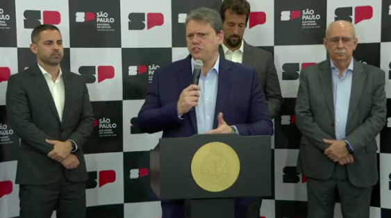 “Não adianta fazer greve com esse mote”, diz Tarcísio