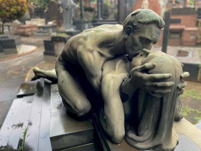 ESCULTURA – Alfredo Oliani – Cemitério SP – Thiago de Souza.jpeg ESCULTURA – Alfredo Oliani – Cemitério SP – Thiago de Souza.jpeg