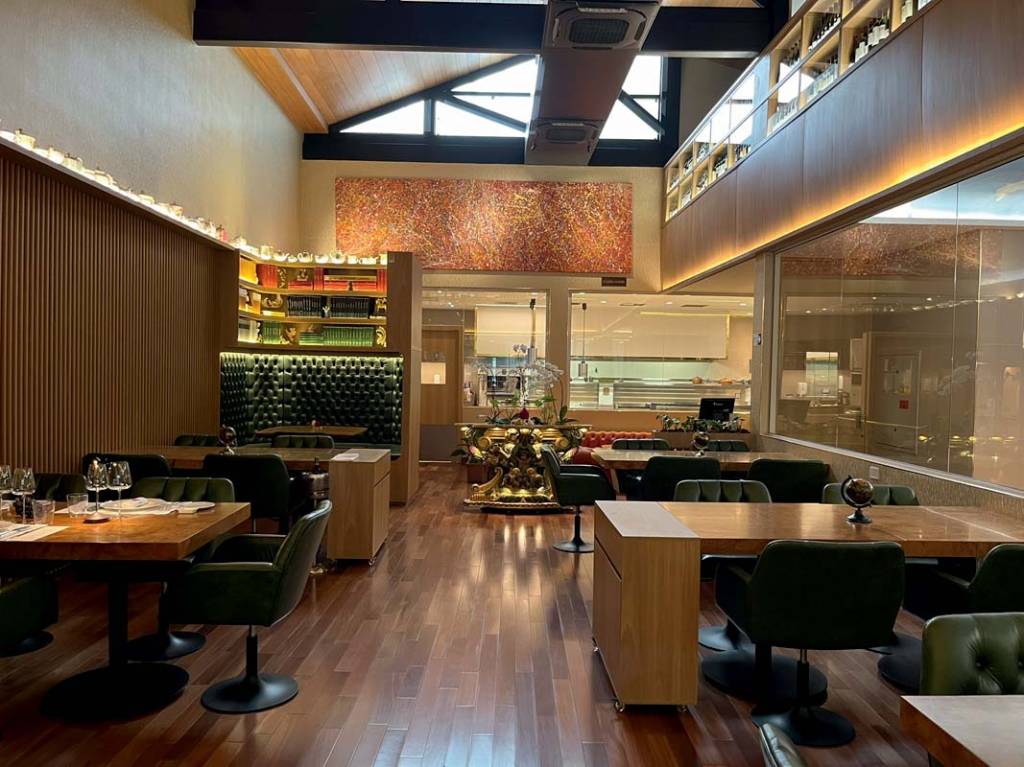 Sal&atilde;o: com vista para a cozinha