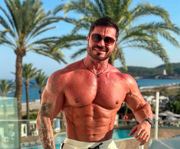 Influenciador Renato Cariani é alvo de operação da PF