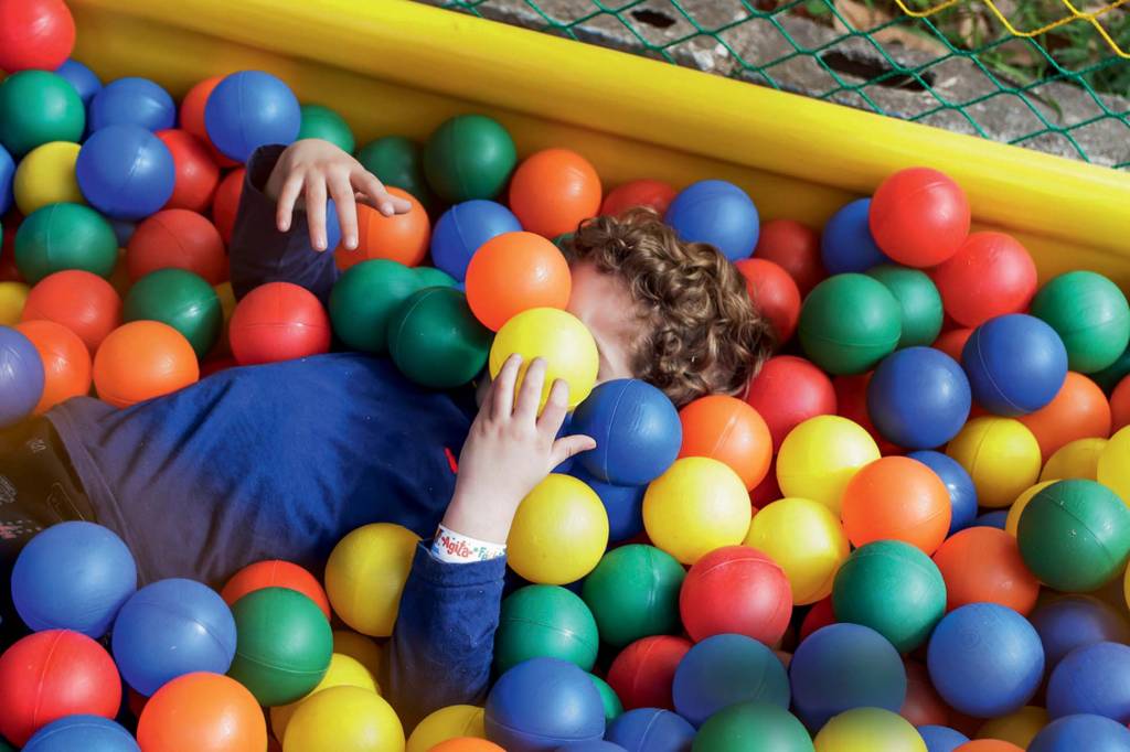 Centros esportivos têm atrações infantis gratuitas nas férias