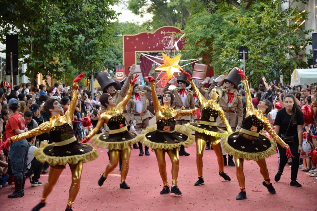 Parada de Natal da Kopenhagen terá chocolate gratuito neste domingo (10)