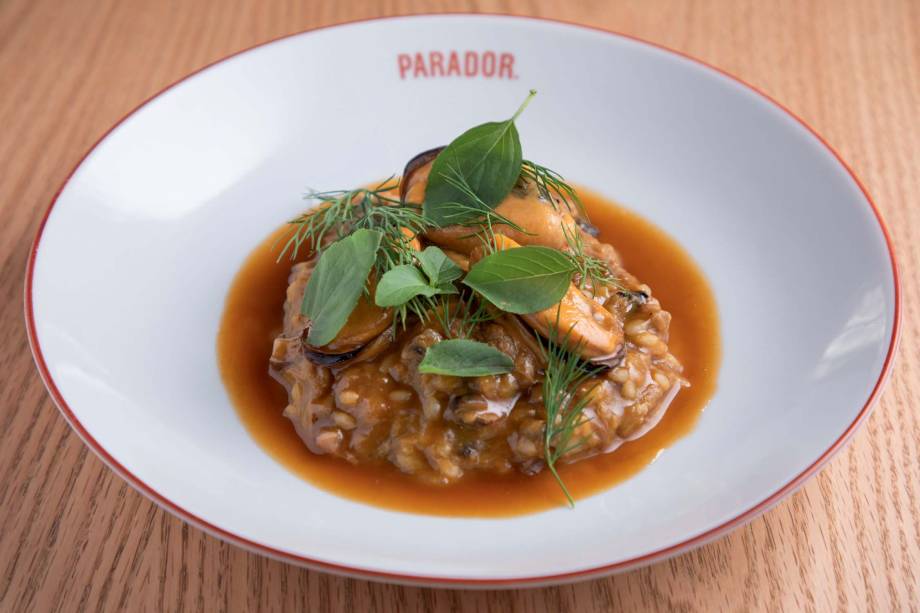 Um dos pratos do dia: arroz de porco caldoso com mexilhões Um dos pratos do dia: arroz de porco caldoso com mexilhões