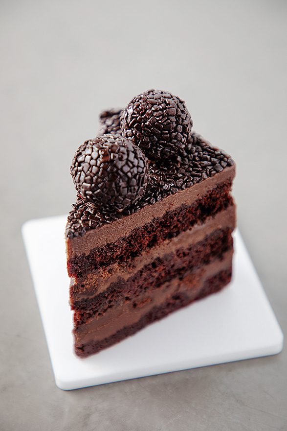 Bolo de brigadeiro: pedida da By Kim Confeitaria Bolo de brigadeiro: pedida da By Kim Confeitaria