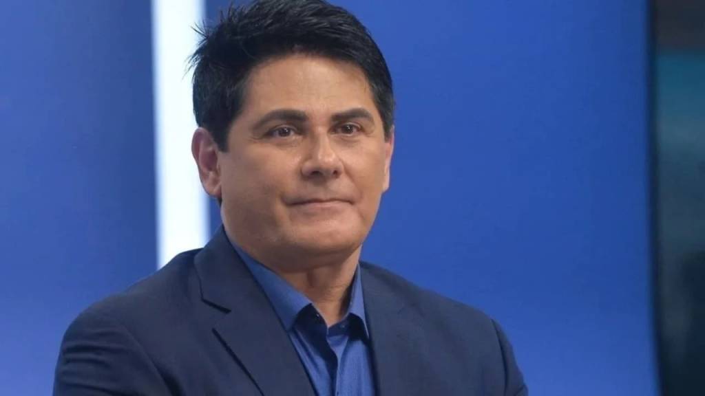 Cesar Filho volta a apresentar telejornal no SBT