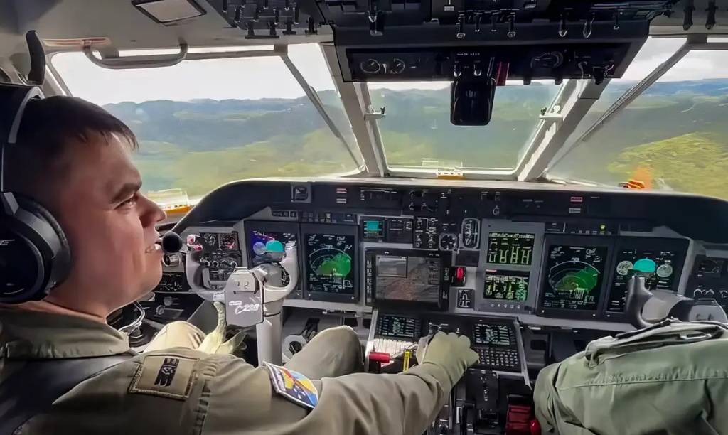 Buscas por helicóptero desaparecido no litoral chegam ao terceiro dia