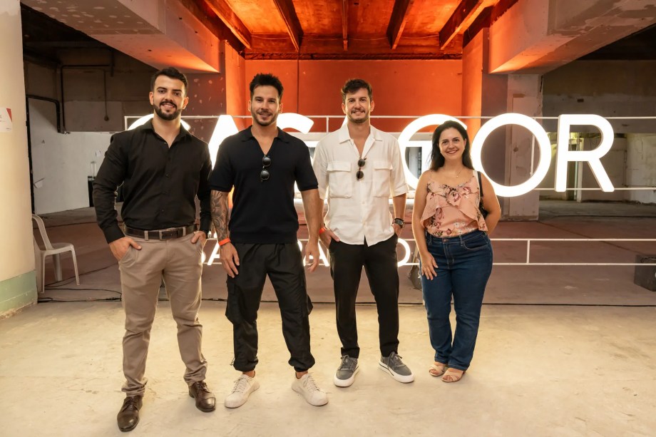 Gilliard Pires, Carlos Carvalho, Caio Carvalho e Adriana Oliveira.