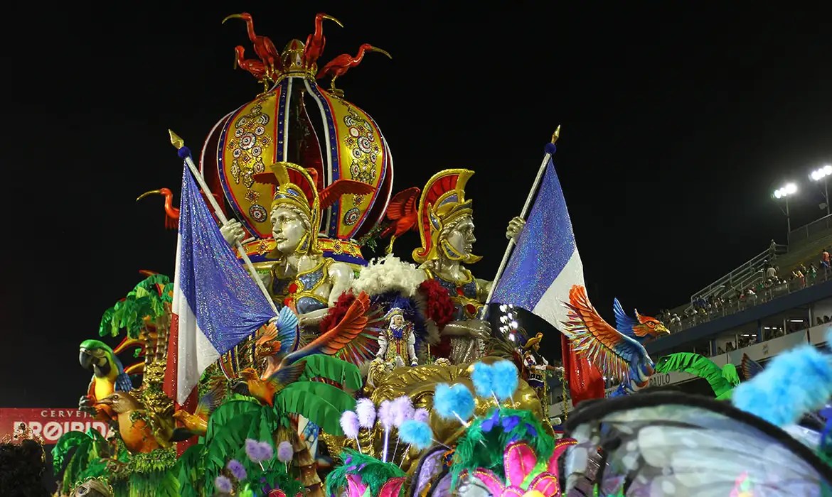 desfile-escolas-de-samba-sp-2024