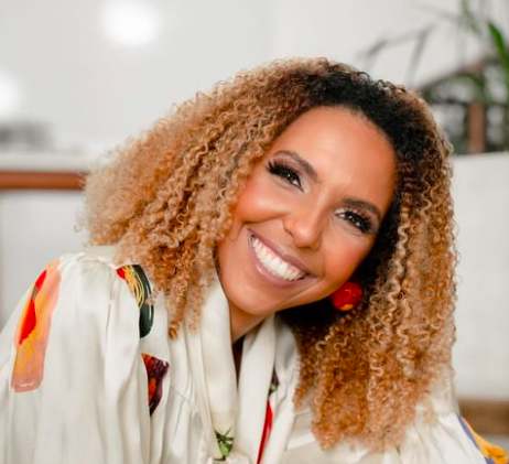 Ex-Globo, Nathalia Santos é baleada ao sair da Sapucaí