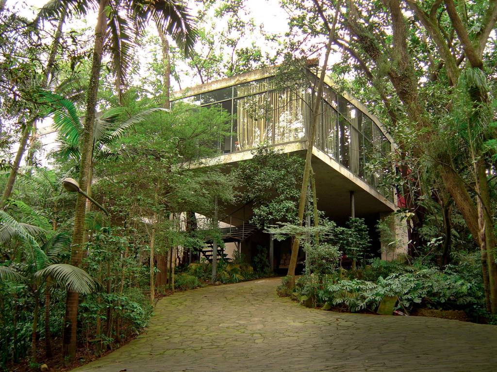 Casa de Vidro abre mostra permanente com objetos inéditos de Lina e Pietro