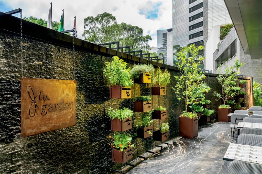 Com horta própria, JW Marriott usa ervas no prato, no copo e no spa