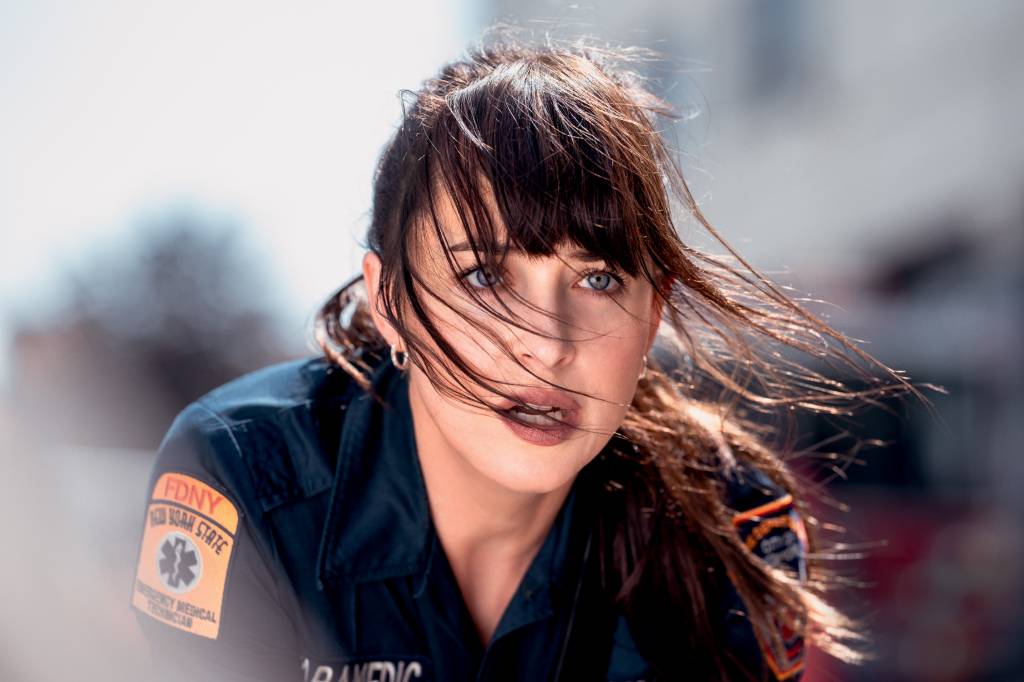 Dakota Johnson viraliza com falas desinteressadas sobre ‘Madame Teia’