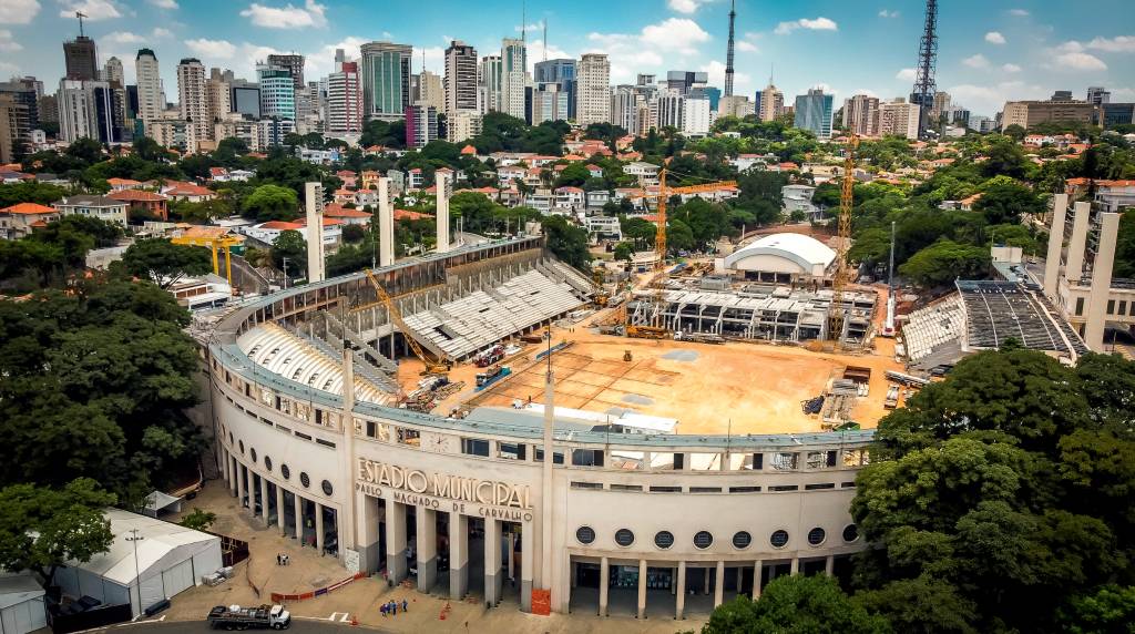 Com veto da prefeitura, Pacaembu cancela show de Roberto Carlos