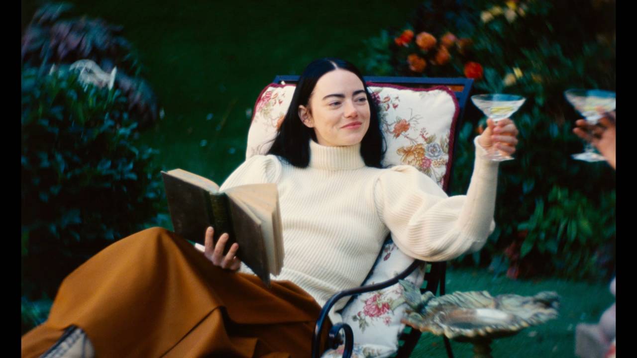 Emma Stone no papel de Bella Baxter em 'Pobres Criaturas'