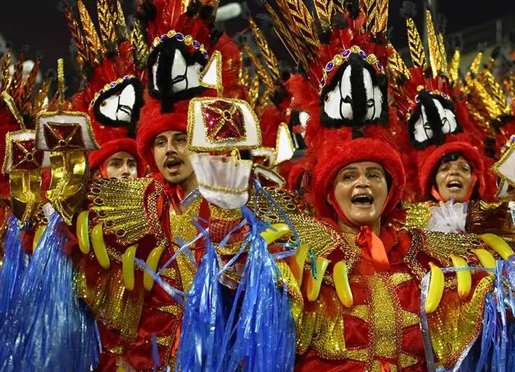 Vai-Vai abre o segundo dia desfiles no Anhembi