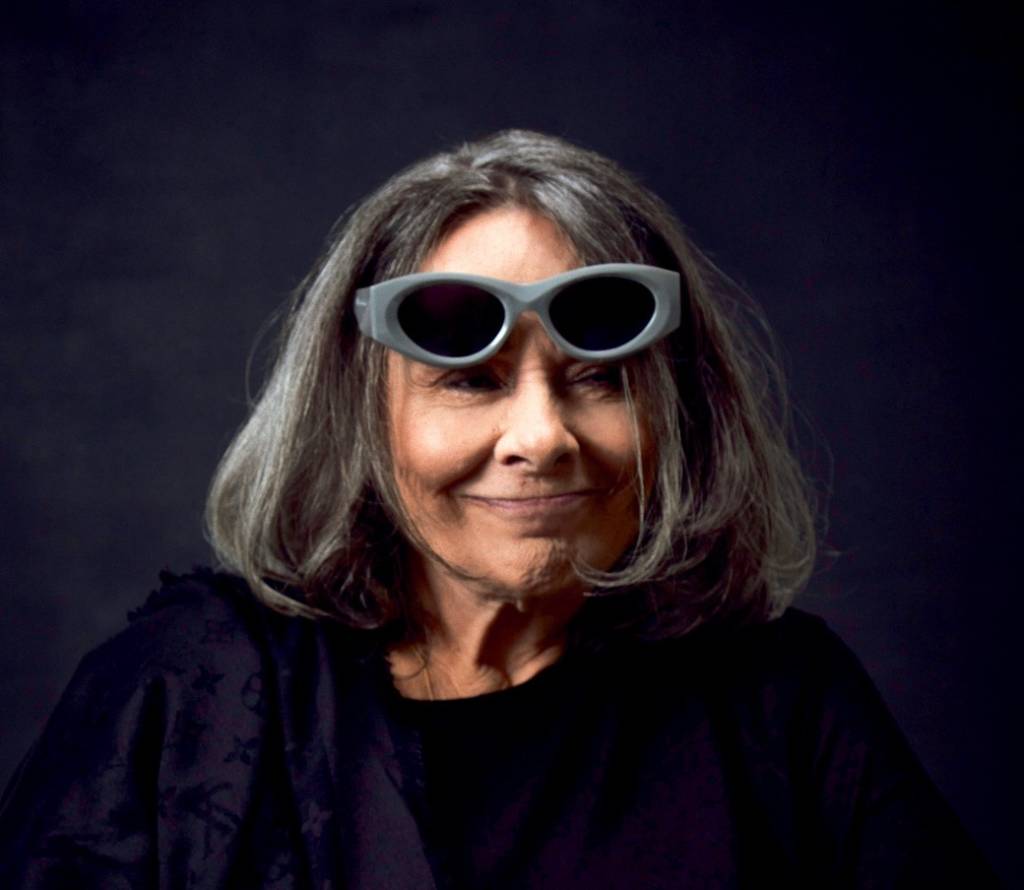 Atriz Débora Duarte estrela campanha com referência à papéis marcantes