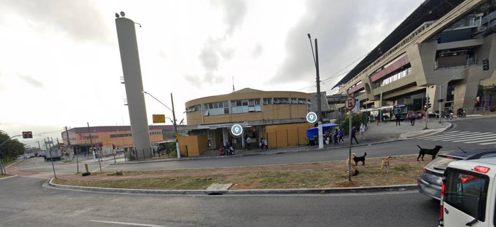 Motorista tem mal súbito e atropela cinco pessoas na Zona Leste