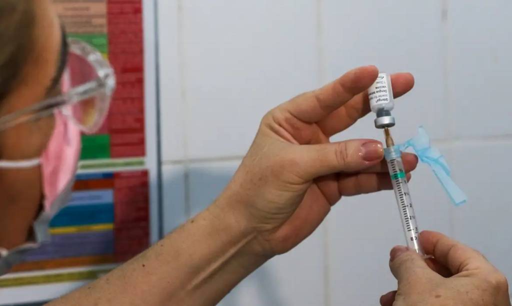 Quanto tempo após diagnóstico de dengue posso tomar a vacina?
