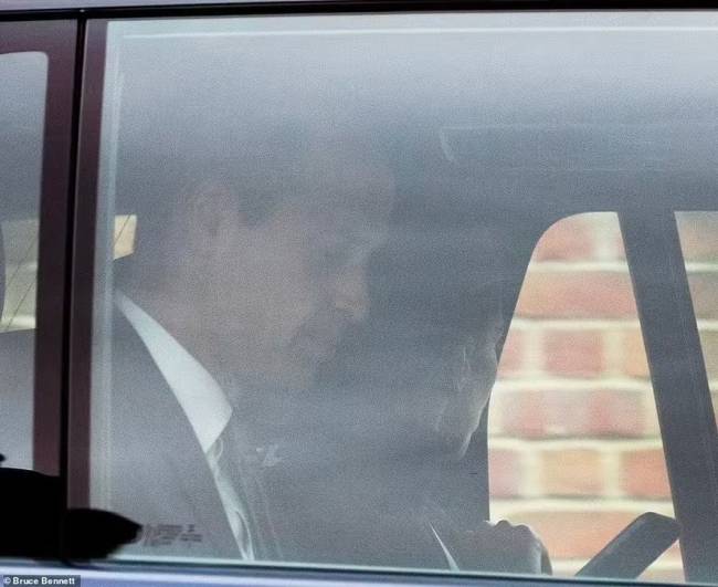daily mail kate kate-middleton-aparece-com-príncipe-william