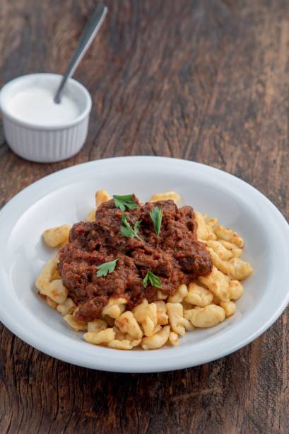 Pörkölt do Shakshuka: variação do goulash