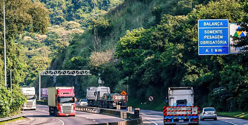 Rodovia Presidente Dutra: duplicação na serra