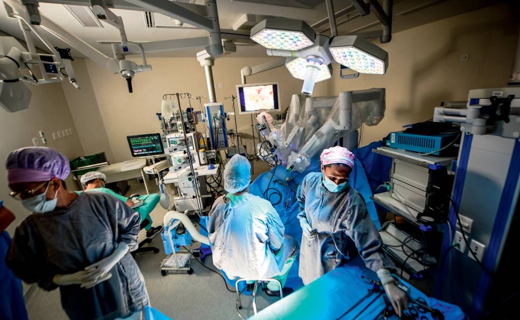 Aos 80 anos, HC aposta em pesquisas e inovação para se manter relevante