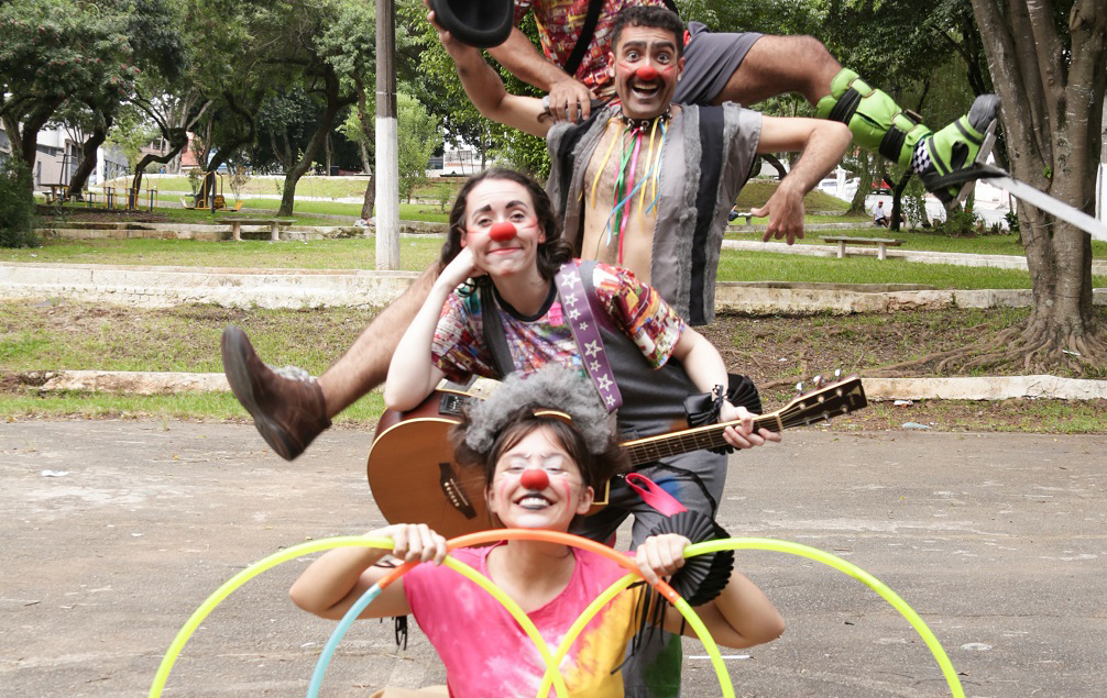 ‘Espetáculo Espetacular’ da Cia Palhadiaço faz nova temporada na Zona Leste