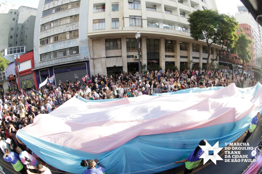 Marcha Trans reúne drags, blocos e shows de Majur e Jaloo no feriado