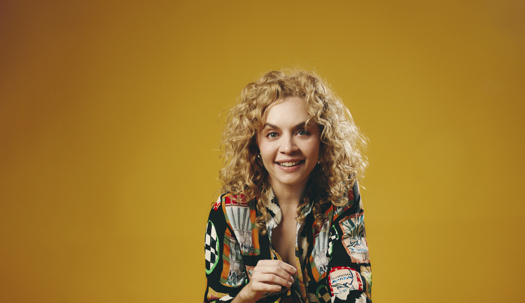 Marina Provenzzano estrela comédia sobre primeira rádio de rock brasileira