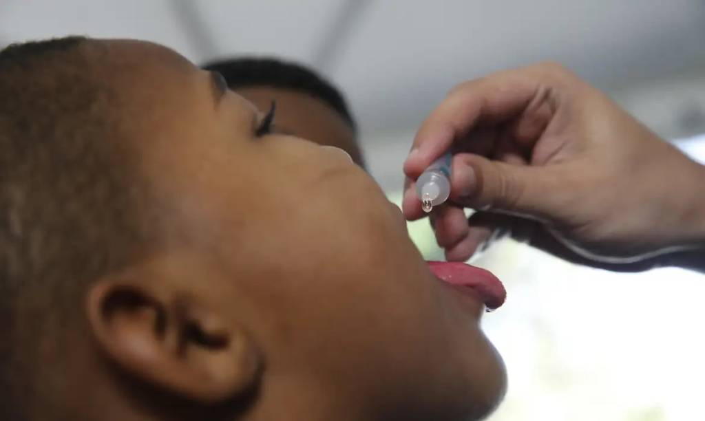 SP inicia campanha de vacinação contra paralisia infantil na segunda
