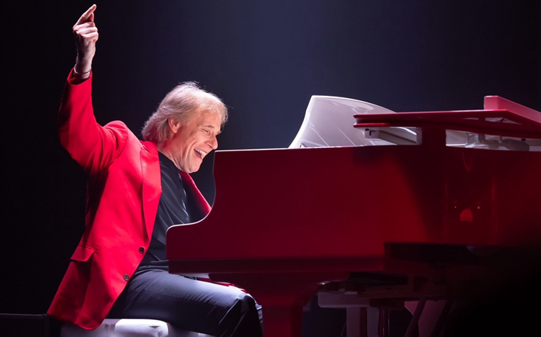 Richard Clayderman volta a São Paulo com turnê de 45 anos de carreira