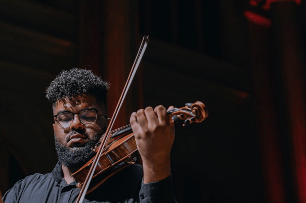Obra de Vivaldi ganha releitura no Teatro Sérgio Cardoso