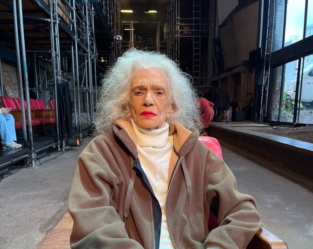 Teatro Oficina estreia peça em homenagem aos 88 anos de Vera Valdez