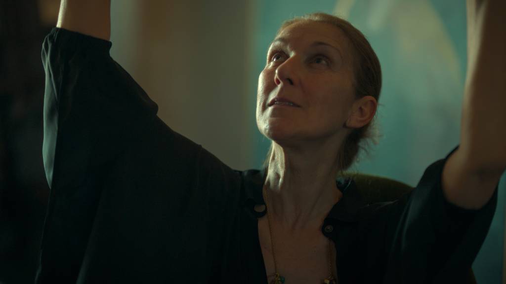 Documentário de Céline Dion mostra espasmos musculares e perda da voz