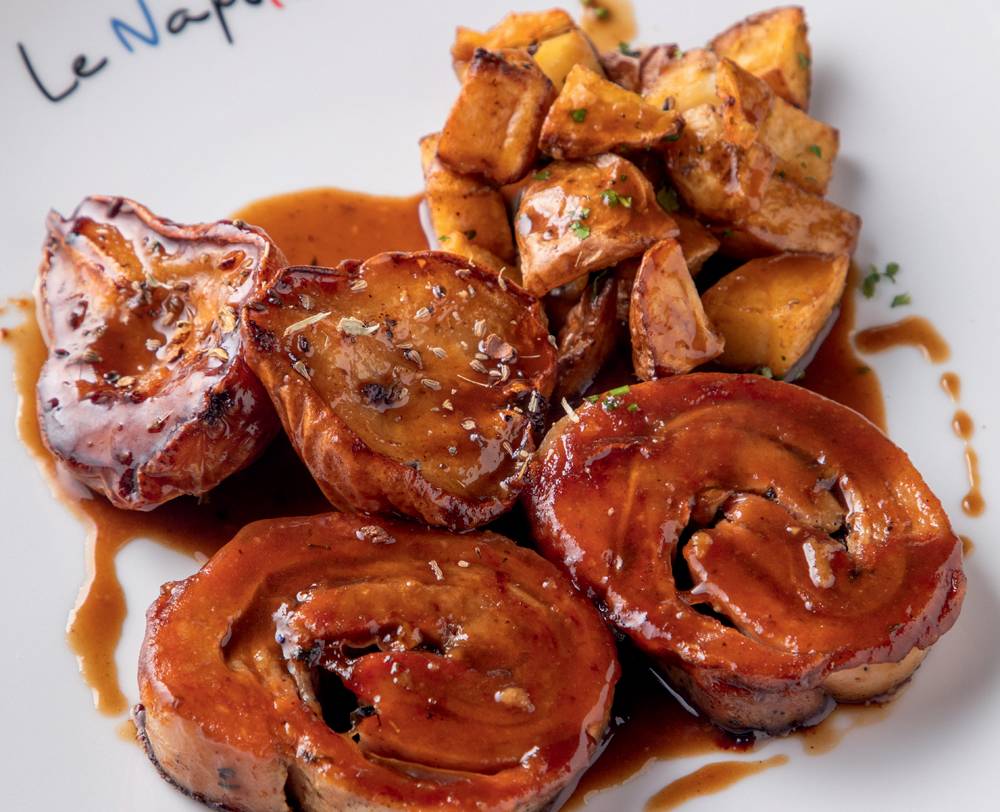 Le Napoleon acerta no menu com clássicos da culinária francesa