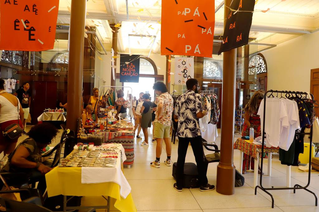Museu da Língua Portuguesa tem feira com moda e artesanato