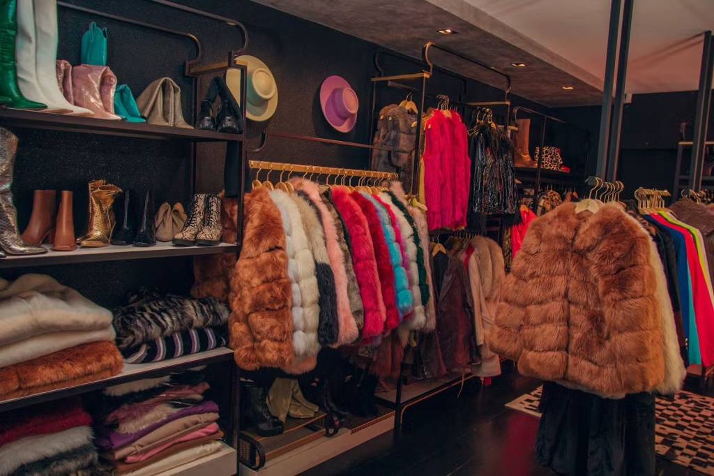 Lojas de Campos do Jordão oferecem aluguel de casacos