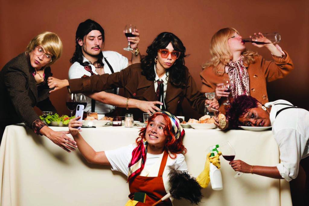 Peça acompanha desafios de funcionários de um restaurante decadente