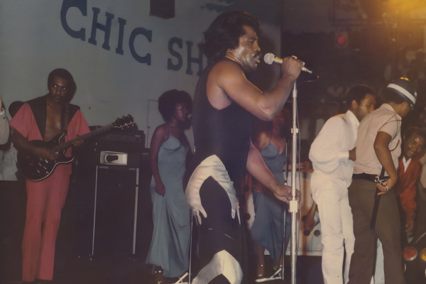 Principal baile black de SP, Chic Show celebra cinquenta anos com festival