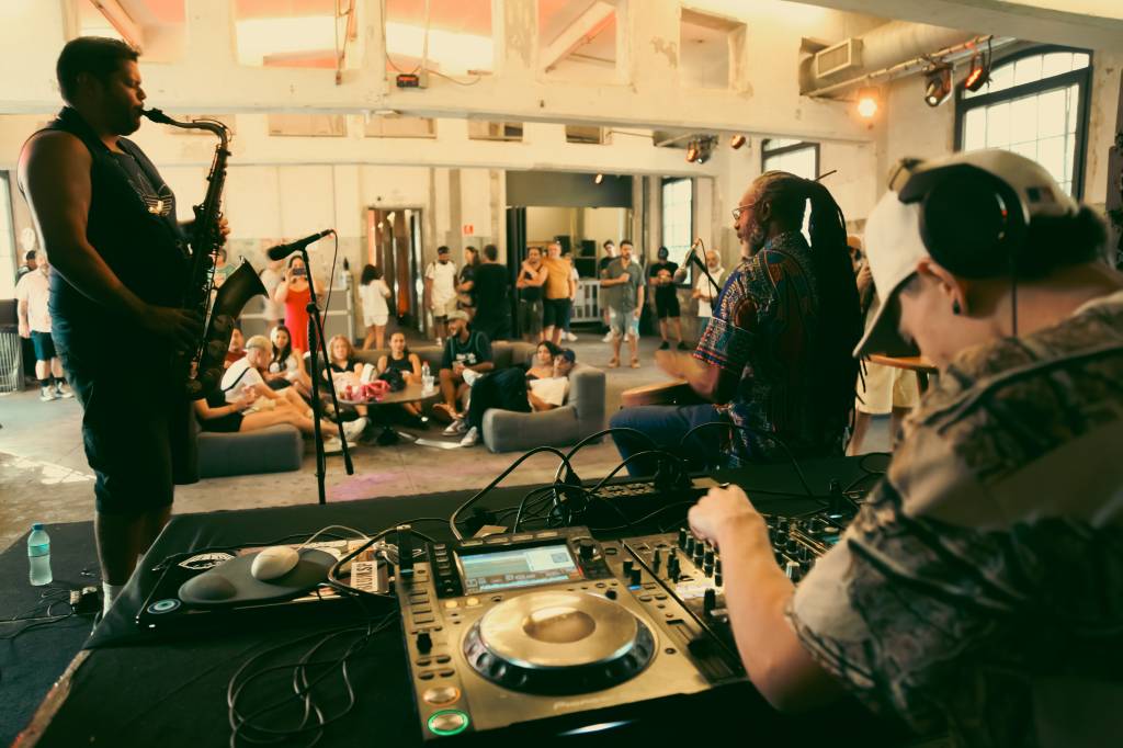 Festival gratuito reúne música, moda e arte no Centro