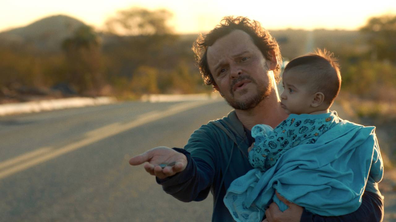 Matheus Nachtergaele no filme "Mais Pesado é o Céu", de Petrus Cariry