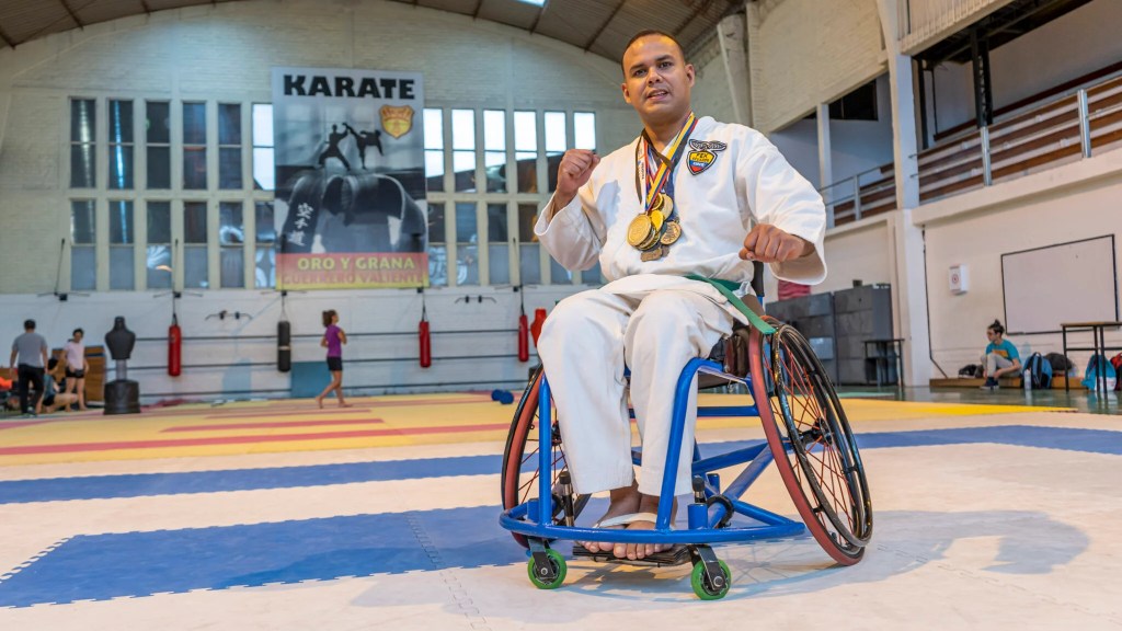 Linha Amarela do metrô recebe exposição sobre atletas refugiados