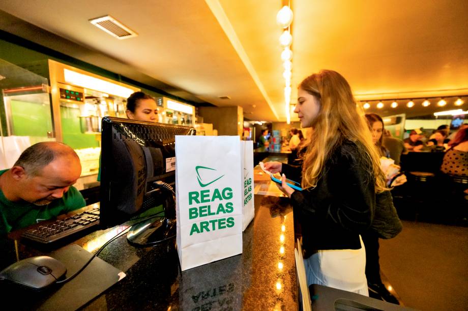 Pipoca, cortesia do Reag Belas Artes aos convidados Pipoca, cortesia do Reag Belas Artes aos convidados