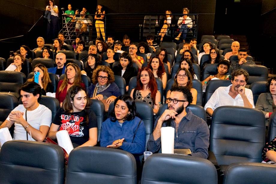 Público aguardando o início da sessão