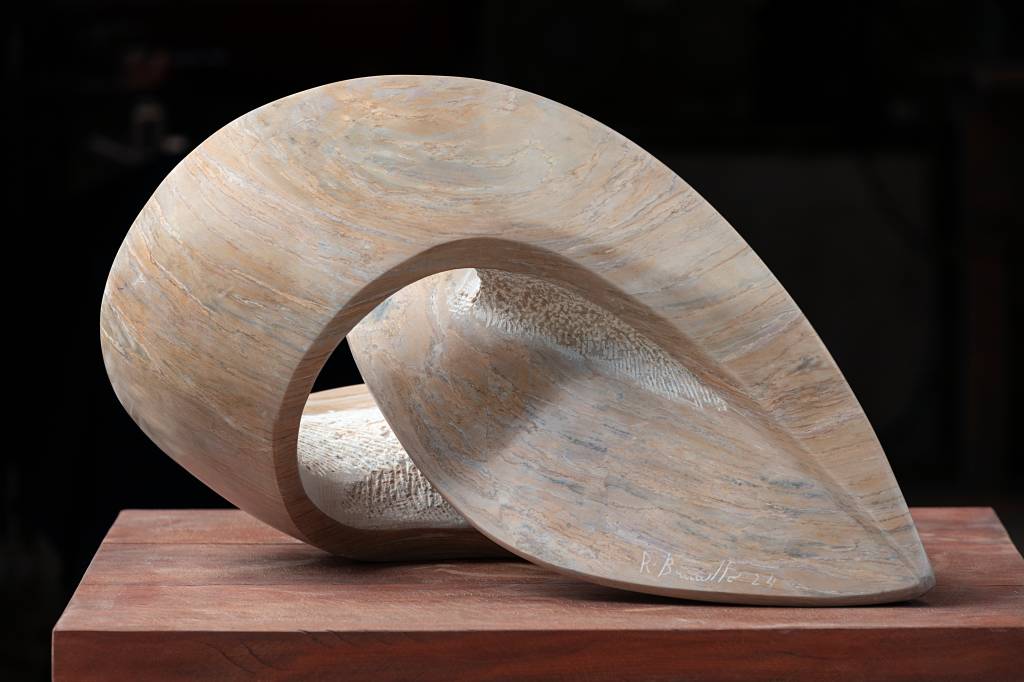 Escultor italiano Renato Brunello exibe inéditas em mostra