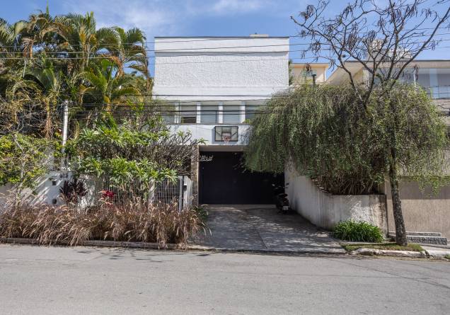 Casa próxima à Vila Madalena: à venda por R$ 6 milhões Casa próxima à Vila Madalena: à venda por R$ 6 milhões