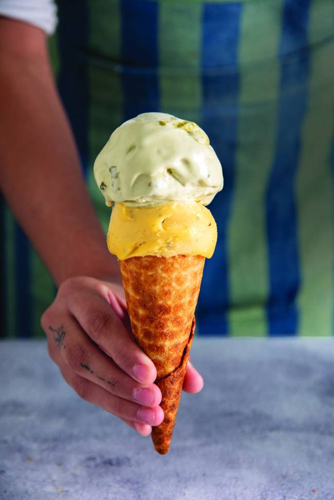 Diblu Gelato Casquinha com dois sabores de sorvete